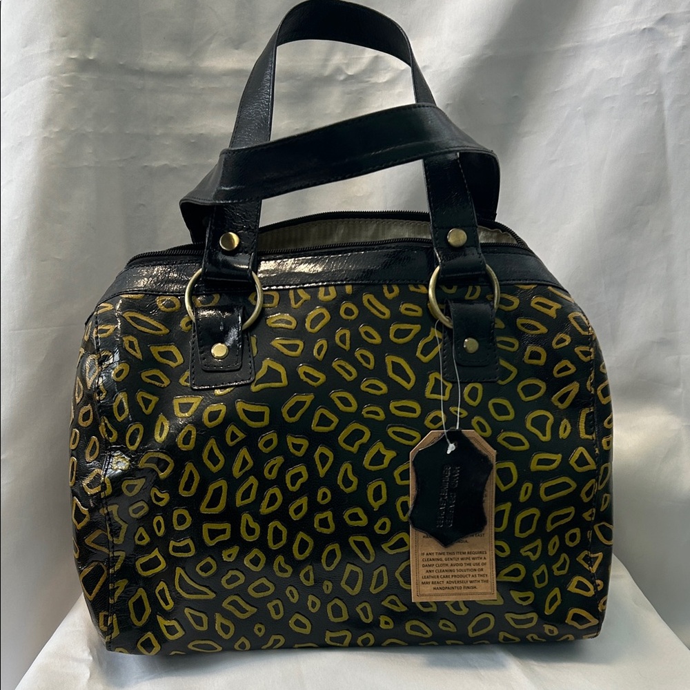 Elegant Leather Black and Gold Patterned Shoulder Bag